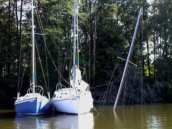 06 Yankee Point Drowned Sailboat